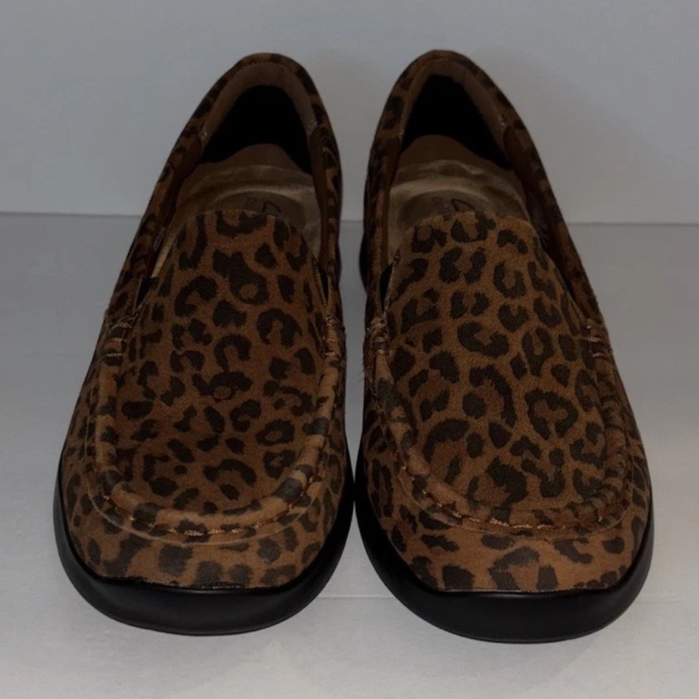 Clarks Ellowyn Lux Leopard Print Loafers Women’s 9.5